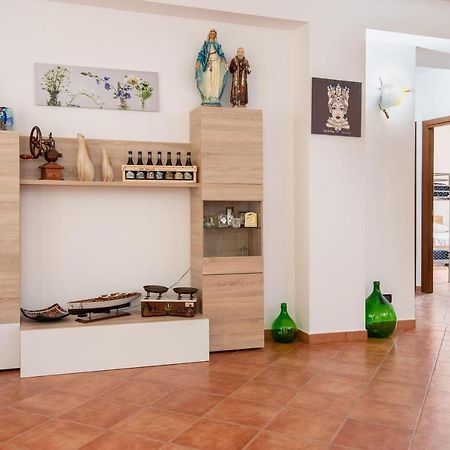 Alelida Villa Con Piscina Чинизи Екстериор снимка
