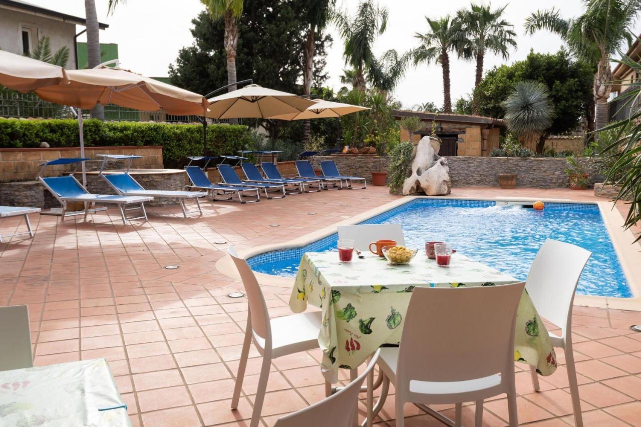 Alelida Villa Con Piscina Чинизи Екстериор снимка