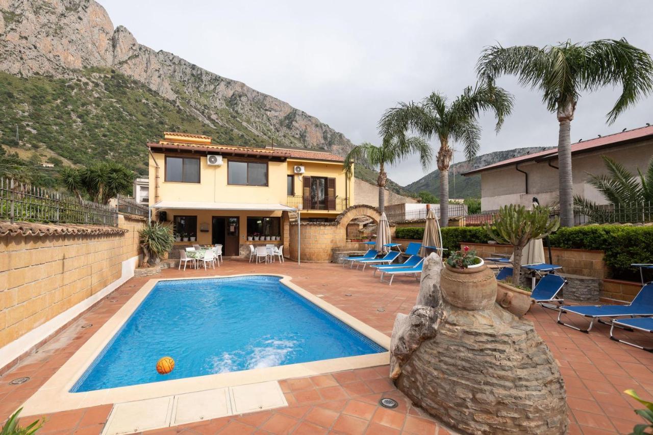 Alelida Villa Con Piscina Чинизи Екстериор снимка