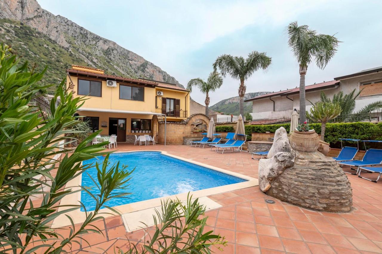 Alelida Villa Con Piscina Чинизи Екстериор снимка