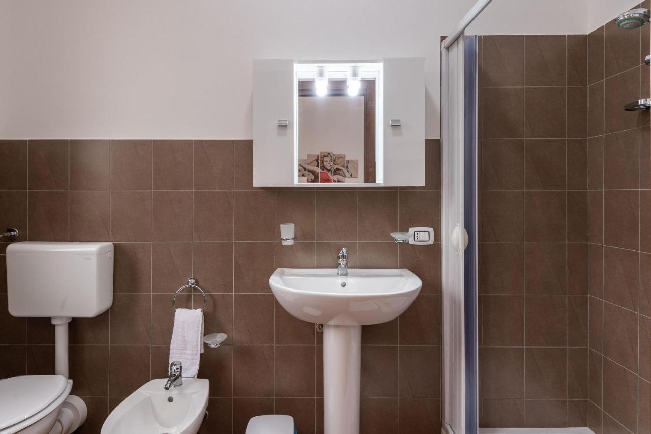 Alelida Villa Con Piscina Чинизи Екстериор снимка