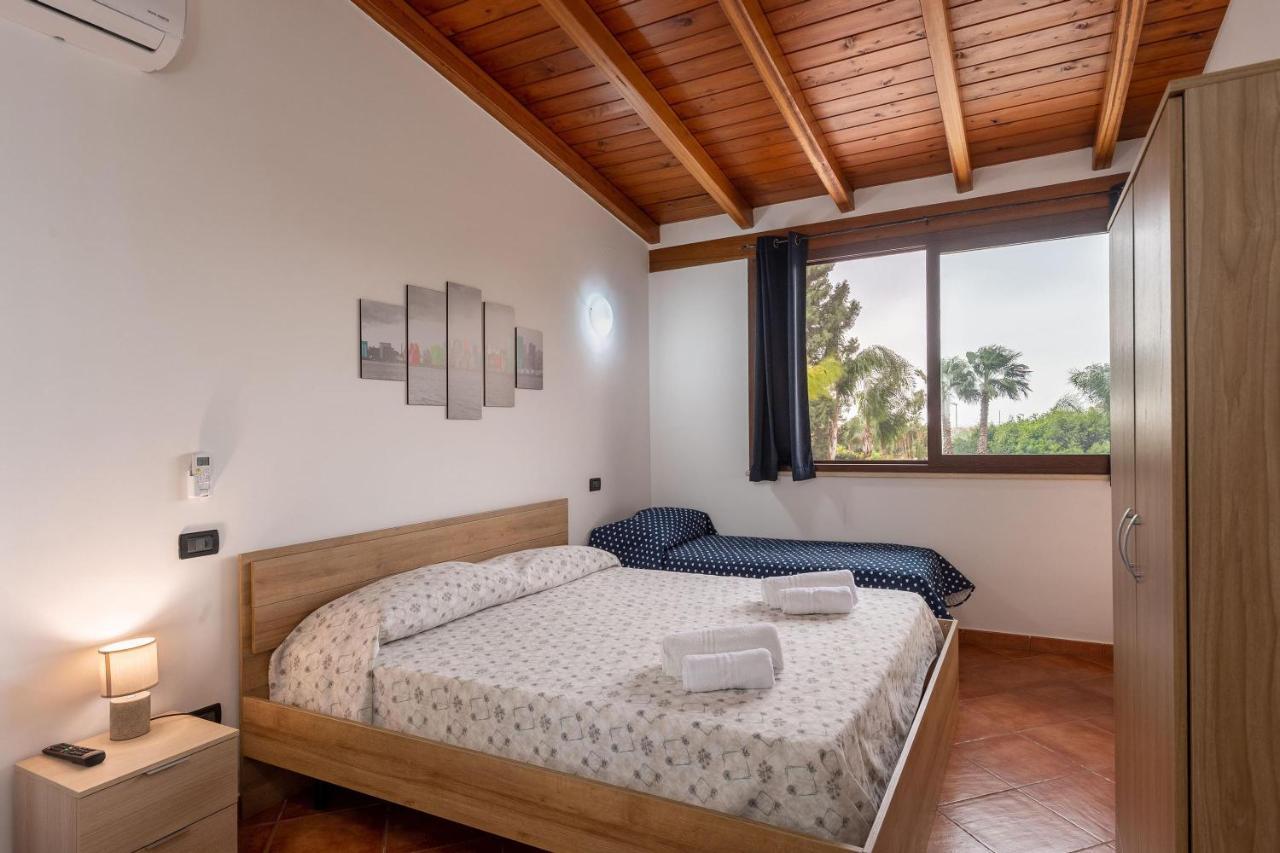 Alelida Villa Con Piscina Чинизи Екстериор снимка
