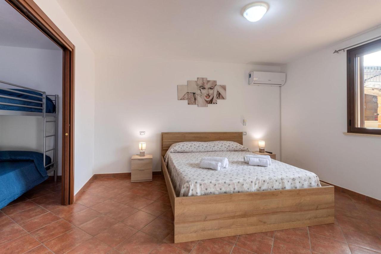 Alelida Villa Con Piscina Чинизи Екстериор снимка