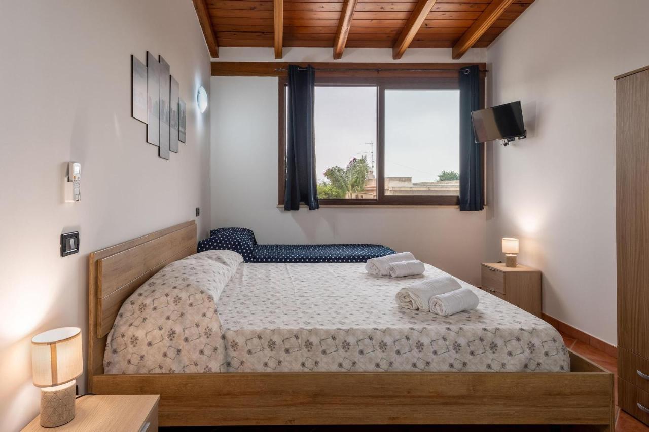 Alelida Villa Con Piscina Чинизи Екстериор снимка