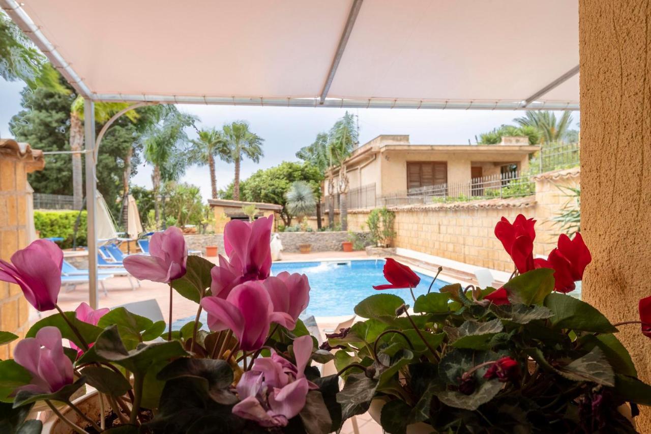 Alelida Villa Con Piscina Чинизи Екстериор снимка